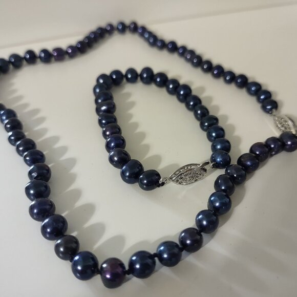 Black Freshwater Pearl Necklace & Bracelet Set - Picture 3 of 4